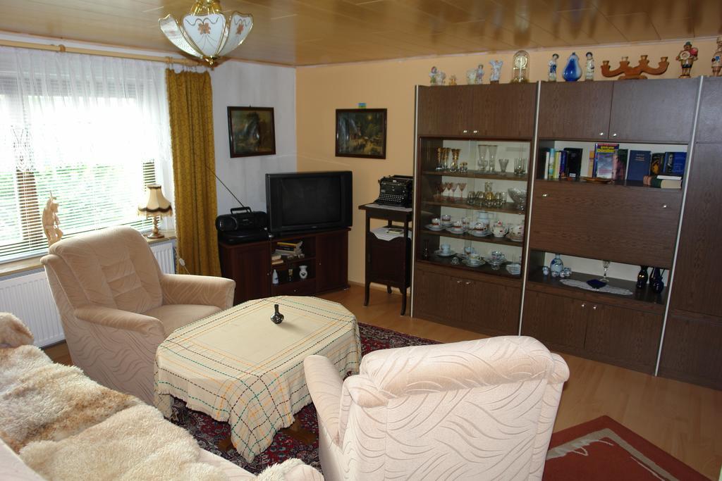 Ferienwohnung Bimmelbahn-Blick Neudorf  Quarto foto