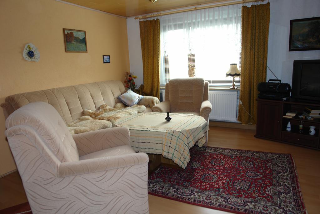 Ferienwohnung Bimmelbahn-Blick Neudorf  Quarto foto